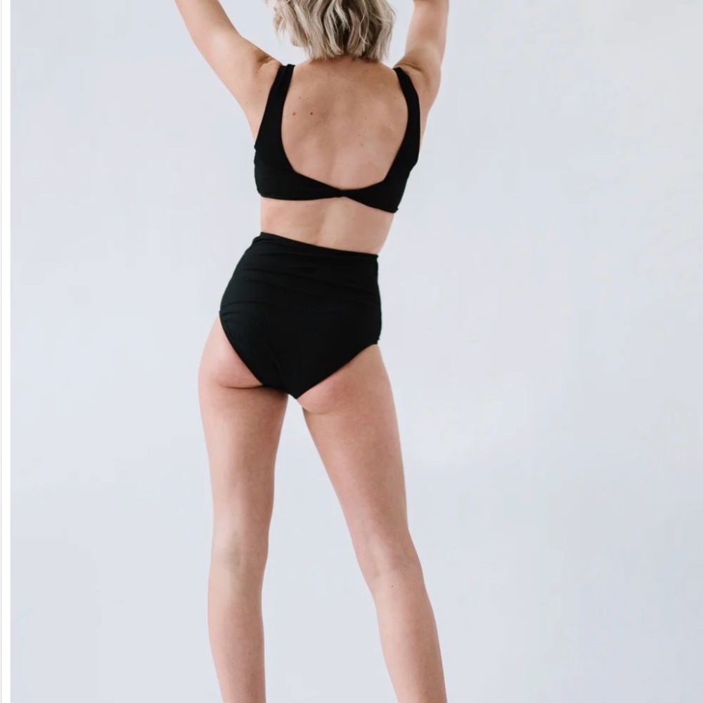 Black Ribbed bikini top - Picture 2 of 6